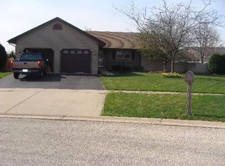 715 Lake Ct, New Lenox, IL 60451