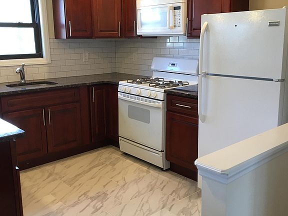 4th image of 815 Lake Blvd APT 3