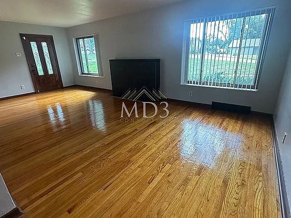 2nd image of 5914 Annex Ct