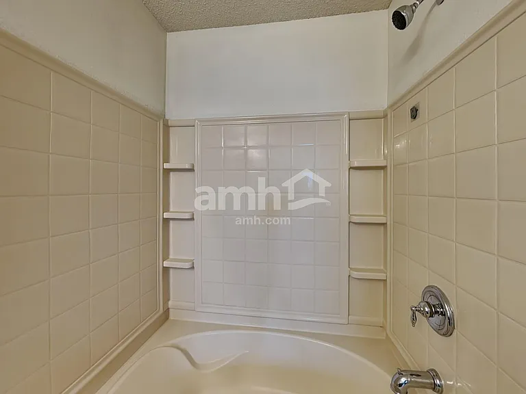 7540 Wymm Ln — Photo 11