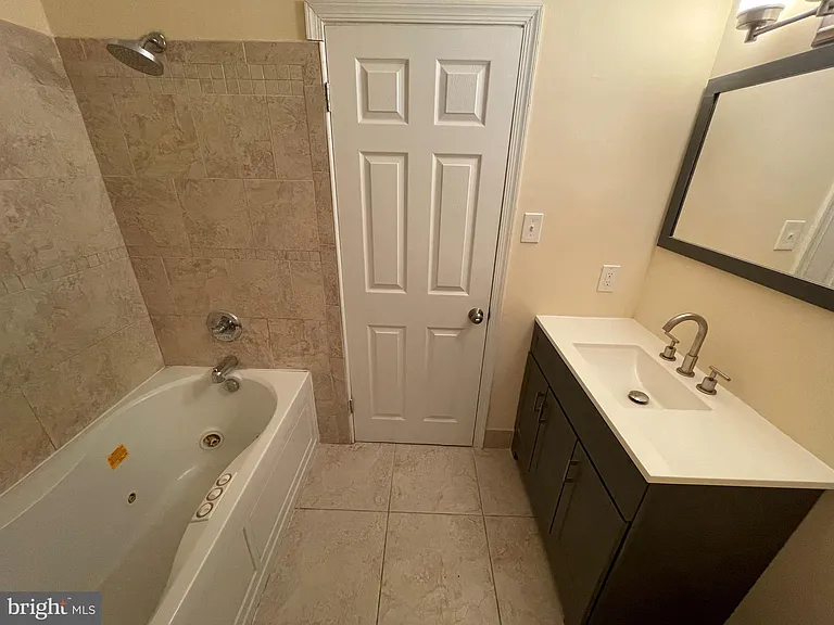 802 Salem Ct — Photo 16