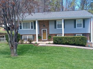 238 Hunters Trl, Troutville, VA 24175