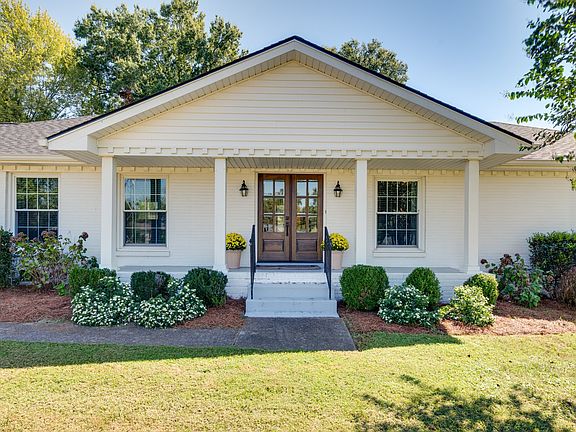 2nd image of 514 Davis Dr