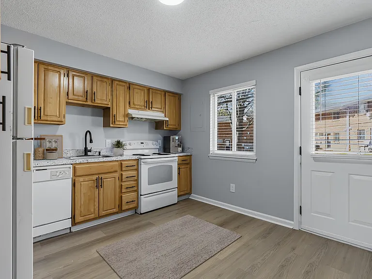 The Reserve @ BLU Townhomes — Photo 14