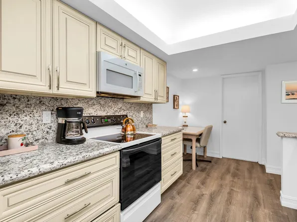 950 Egret Cir, Delray Beach, FL