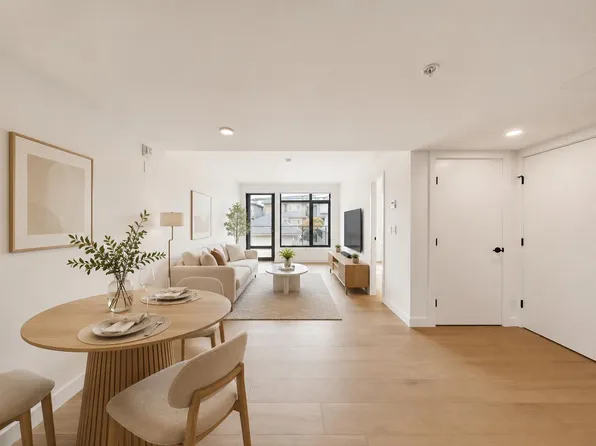 6485 Manitoba St #202, Vancouver, BC V5Y 0B8