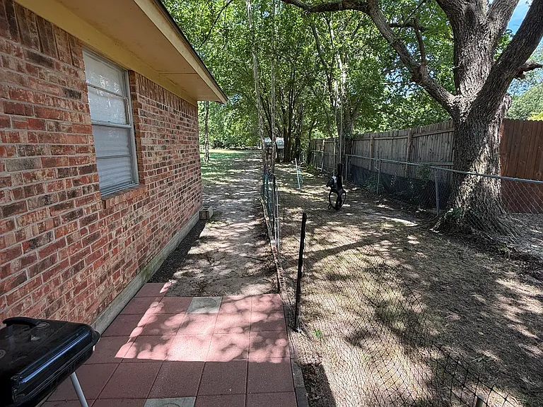 1212 S Clements St — Photo 15