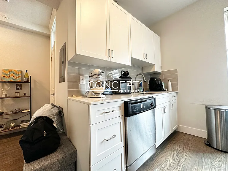 77 Park Dr #14CP — Photo 3