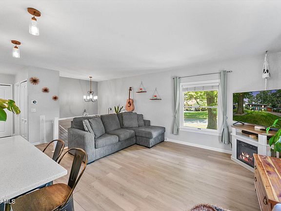 5th image of 6638 Charlesgate Rd