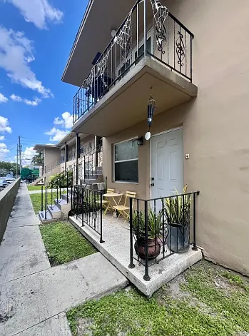 1 bed, 750 sqft, $2,000 — Photo 3