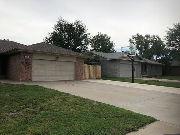 Great basketball court!