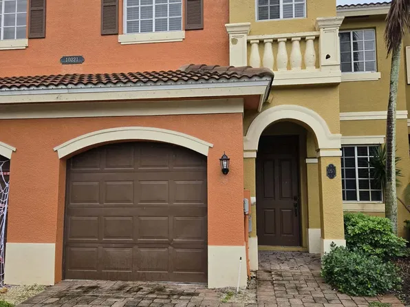 10221 Olivewood Way, Estero, FL 33928
