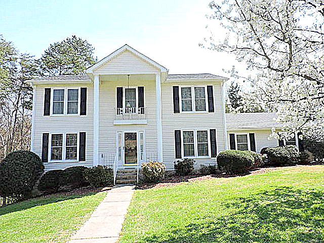 1st image of 141 Robinwood Pl