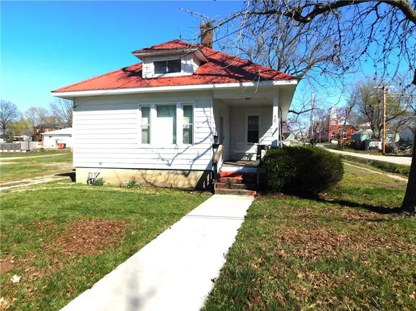 507 S Olive St, Holden, MO 64040