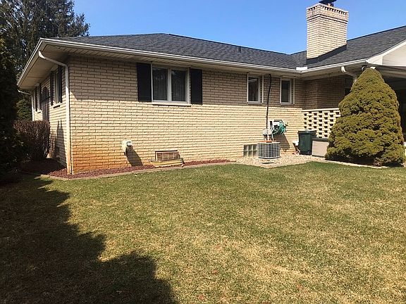Back yard side 1