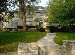 4512 Holmes St, Kansas City, MO 64110