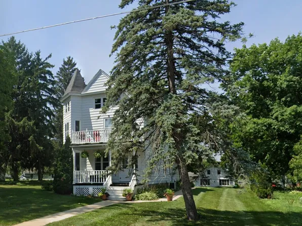122 N 2nd St, Mount Horeb, WI 53572