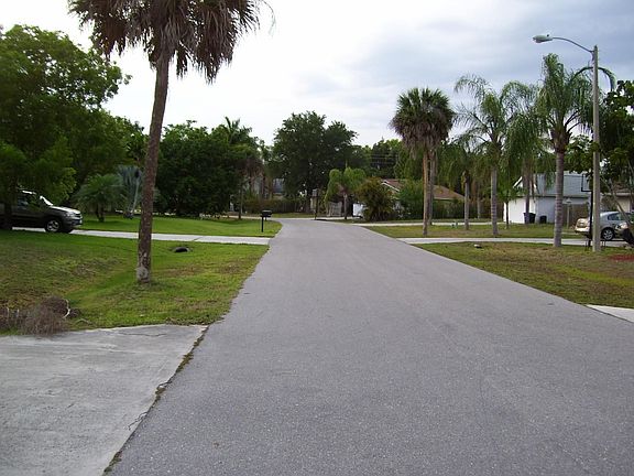 3rd image of 10243 Sandy Hollow Ln
