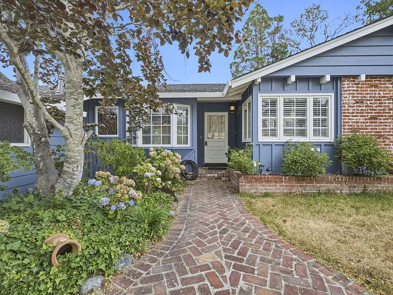 2973 Arguello Dr — Photo 1