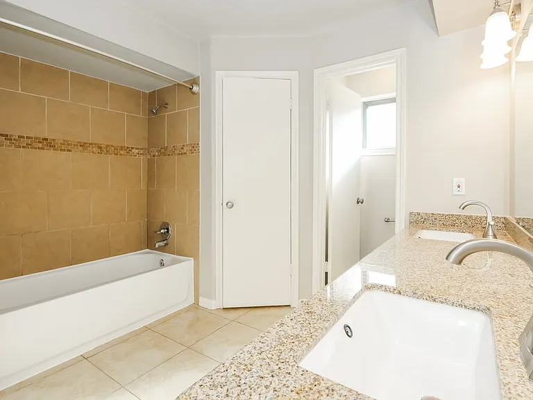 10015 Waving Fields Dr — Photo 12