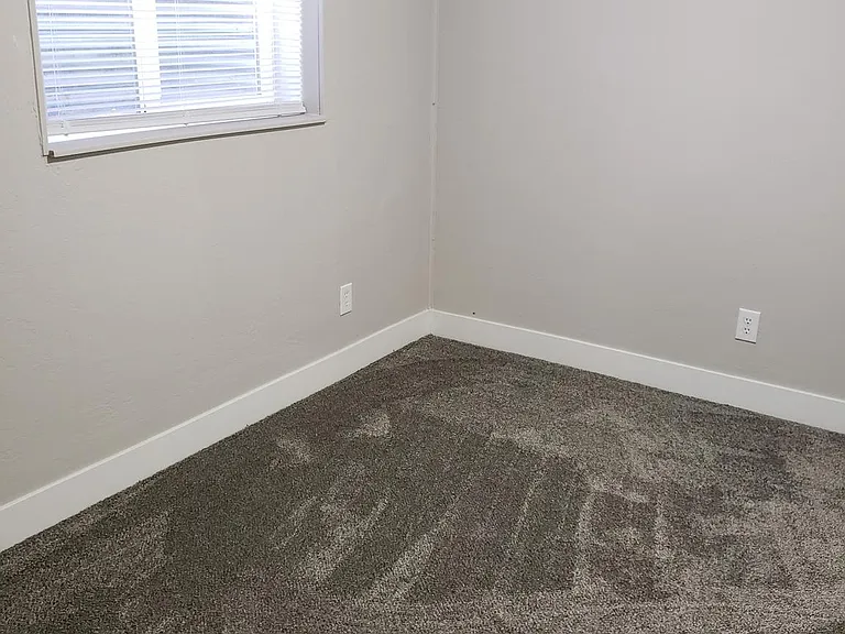 5484 W Bailiff Dr #BASEMENT — Photo 4