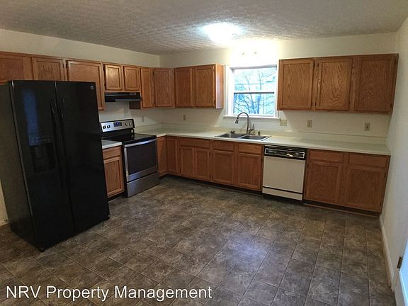 4th image of 560 Kamran Dr NW