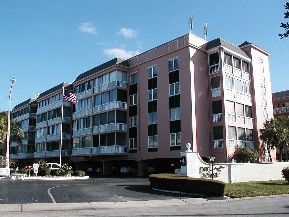 Belleair Bluffs "Port Belleair" Condo!