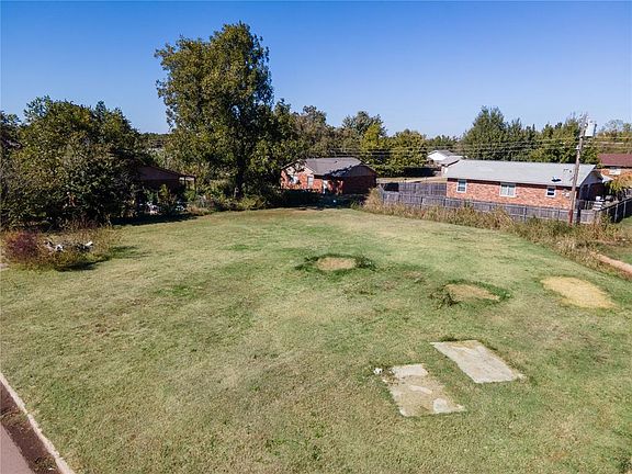 4th image of 3113 E Noble Dr #6
