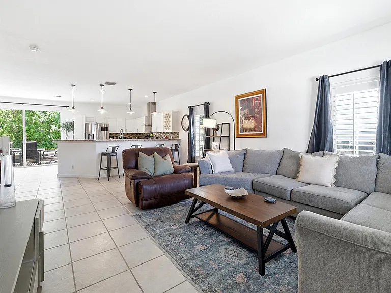 13533 Fountain View Blvd — Photo 3