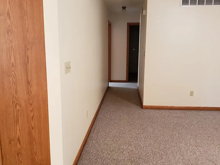 1346 Kundeck St — Photo 15
