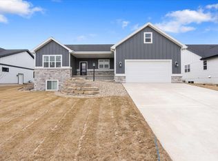 862 Leeward Ln, Oregon, WI 53575