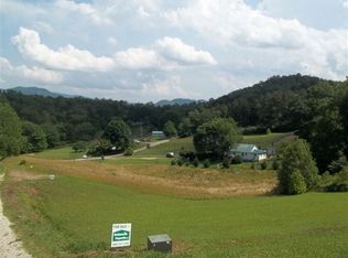 18 Bluff Rd, Marble, NC 28905