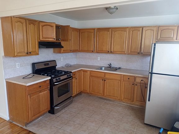 3rd image of 2943 Far Rockaway Blvd #A