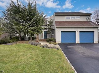 194 Compton Ave, Edison, NJ 08820