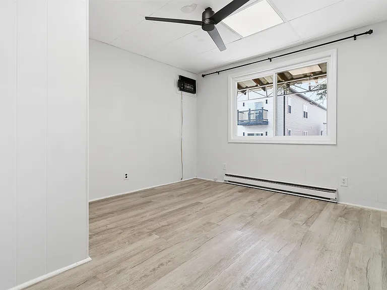 80 E 24th St — Photo 11