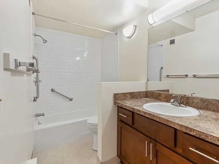 Monona Village Apartments — Photo 6