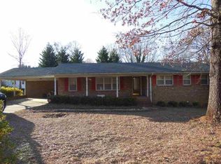 19 Skyline Way, Taylors, SC 29687
