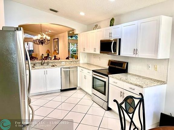 5th image of 11163 Mandalay Way