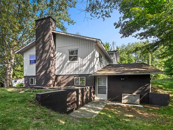 3rd image of 1044 Eden Hill Rd