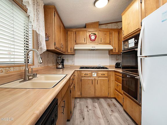 5th image of 4050 Berwyn Dr
