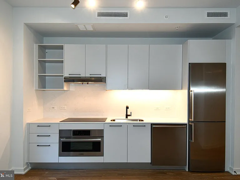 1625 Eckington Pl NE #610 — Photo 2