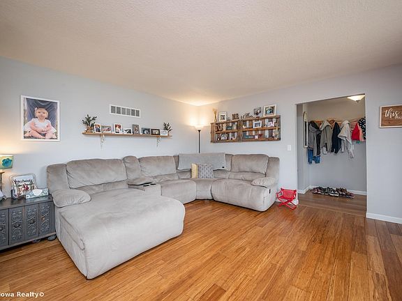 5th image of 308 S Madison St