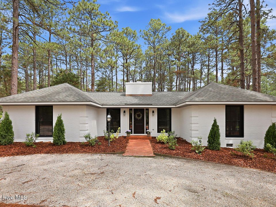 1st image of 355 Serpentine Drive