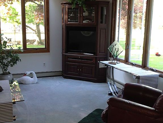3rd image of 358 Orchid Blvd