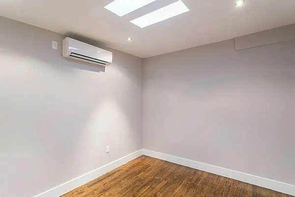 Rented by Vector New York, LLC | media 7