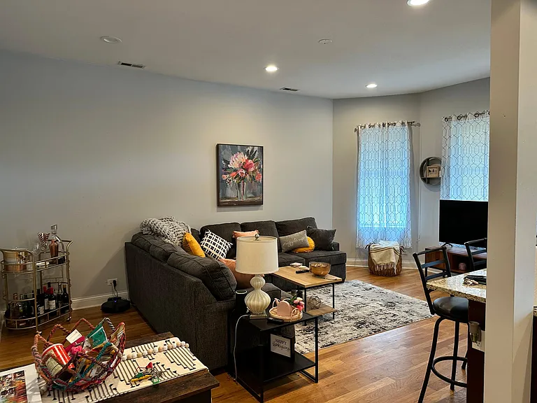 2402 N Kedzie Blvd #1 — Photo 9