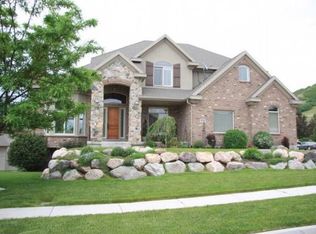 4443 Devonshire Dr, Bountiful, UT 84010
