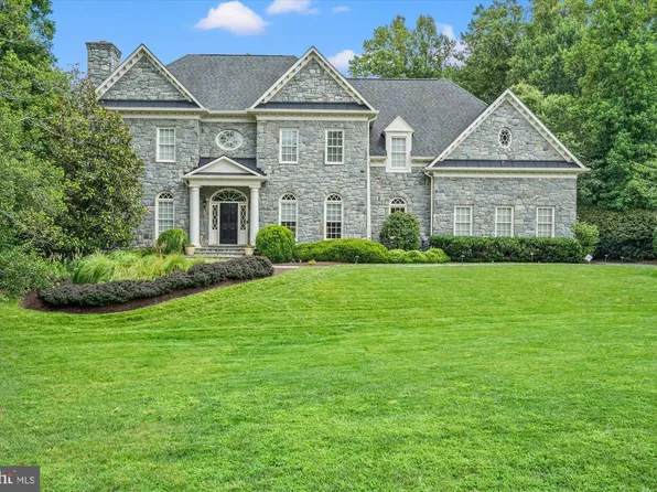 3109 Whimbrell Ct, Oakton, VA 22124