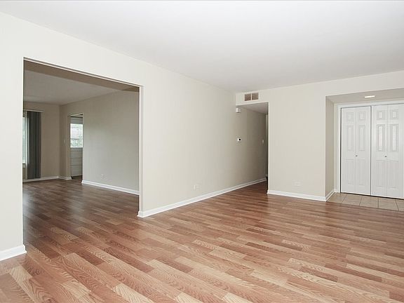 5th image of 1475 Rosedale Ln