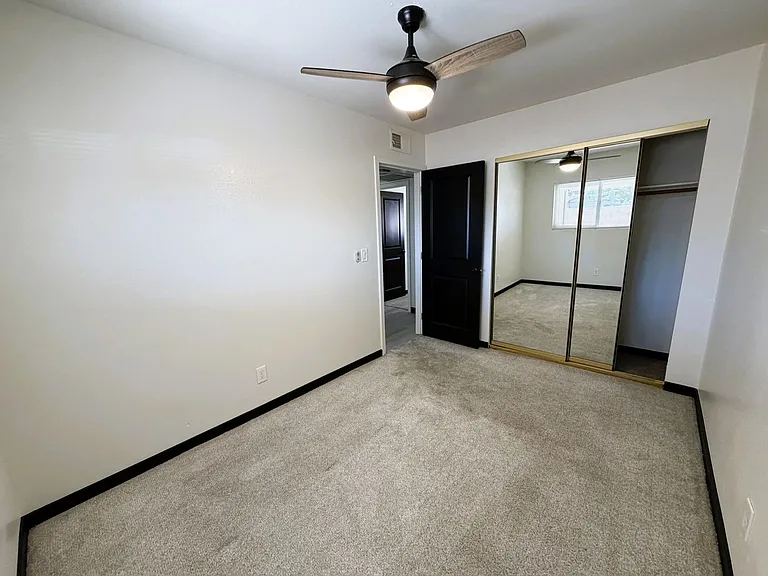 328 Linn Ln — Photo 15